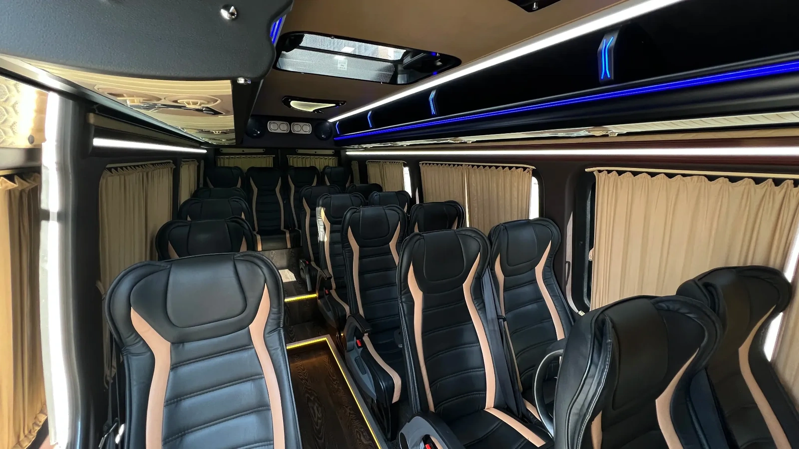 Пассажирский салон Sprinter на 20 мест, задействованный в транспортных услугах с водителем по Астане